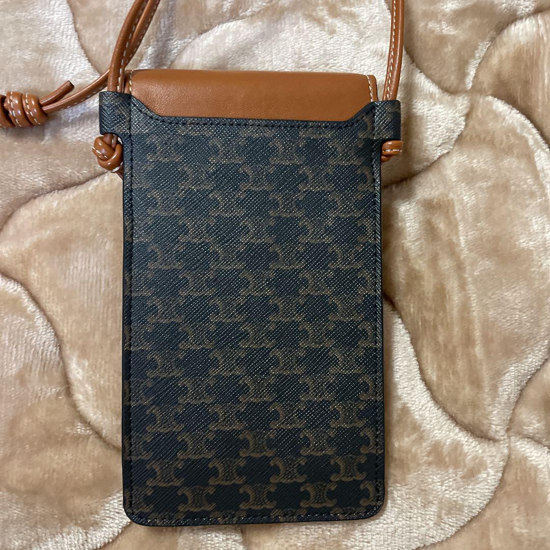 超格安一点 CELINE トリオンフ柄スマホポシェット - モバイルケース/カバー