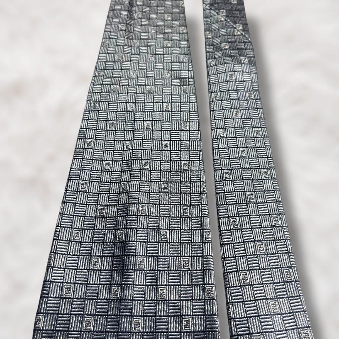 【未使用級】FENDI ブランドネクタイ　シルク　グレー ネクタイ シルク グリーン | Fendi