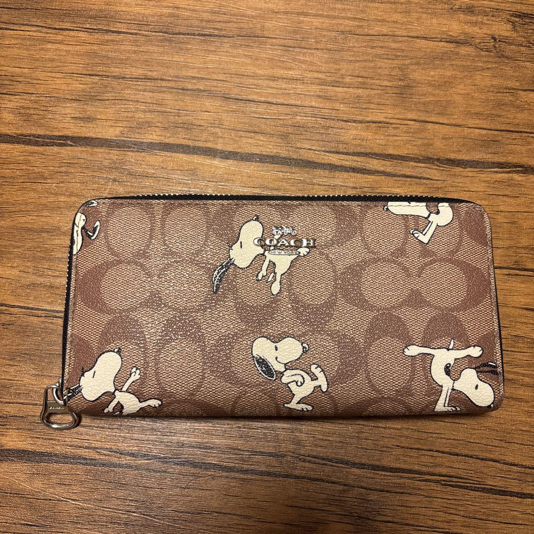 美品　COACH スヌーピー柄 長財布