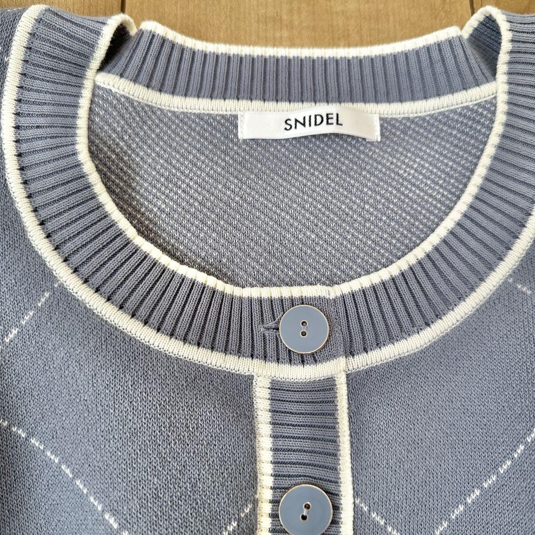 美品 SNIDEL スナイデル バイカラークロップドニットプル