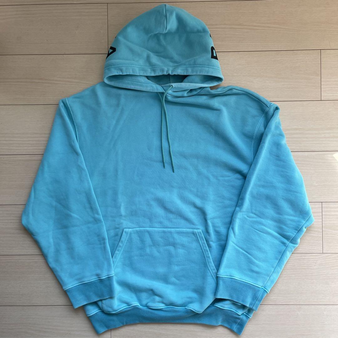 BALENCIAGA 水色
