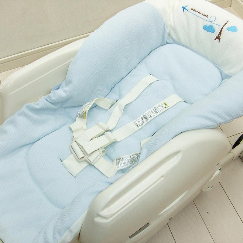 美品 手動 ハイローチェア 中古 コンビ ネムリラ ラック＆チェア 新生児から