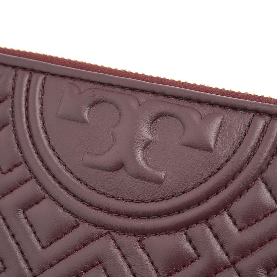 ✨未使用展示品・箱付き✨ TORY BURCH 長財布 Tロゴ エンボス