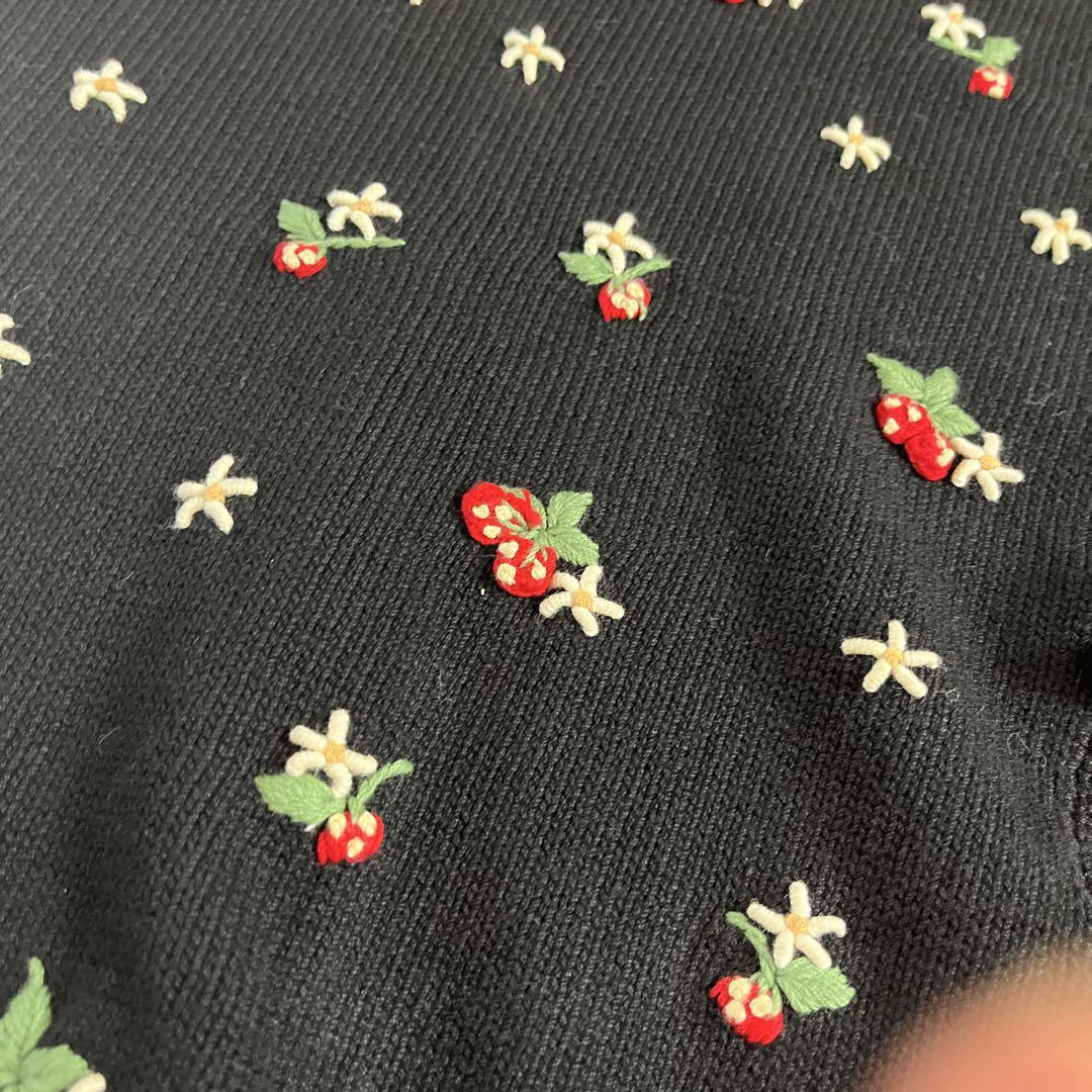 BLUE BERRY FARM 苺刺繍 ケーブルニットカーディガン　イチゴ