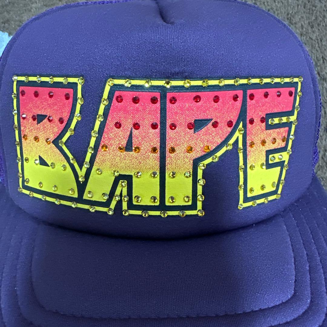 新品未着用 APE エイプ KISS キッスロゴ ラインストーンメッシュキャップ