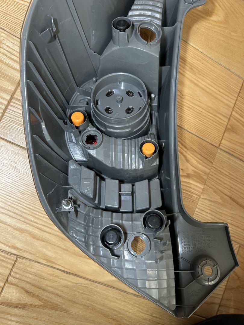 ★ トヨタ　アクア　テールレンズ　右側