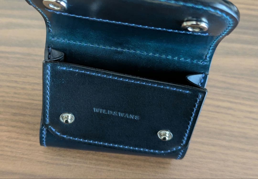 WILDSWANS 三つ折り財布 STELLA シェルコードバン