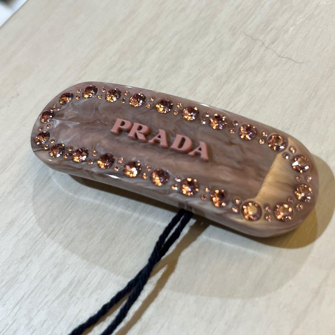 公式の店舗 未使用】PRADA ピンク ストーン チャームバレッタプラダ正規品 アクセサリー