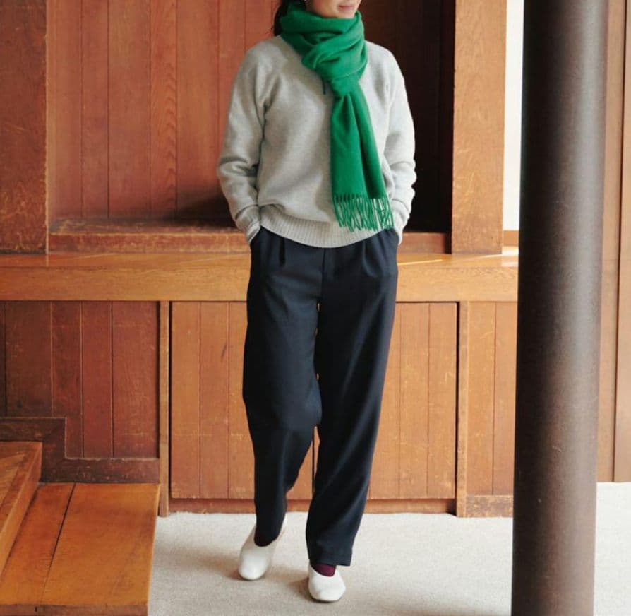 北欧、暮らしの道具店　シワになりにくいきれい見えテーパードパンツ　S　ネイビー