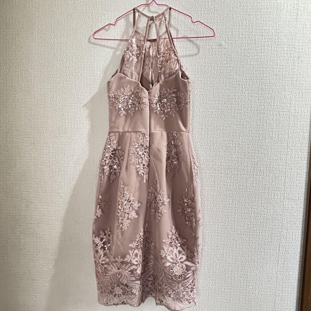 Lipsy London VIPコレクション、ブラックレースタイトドレス