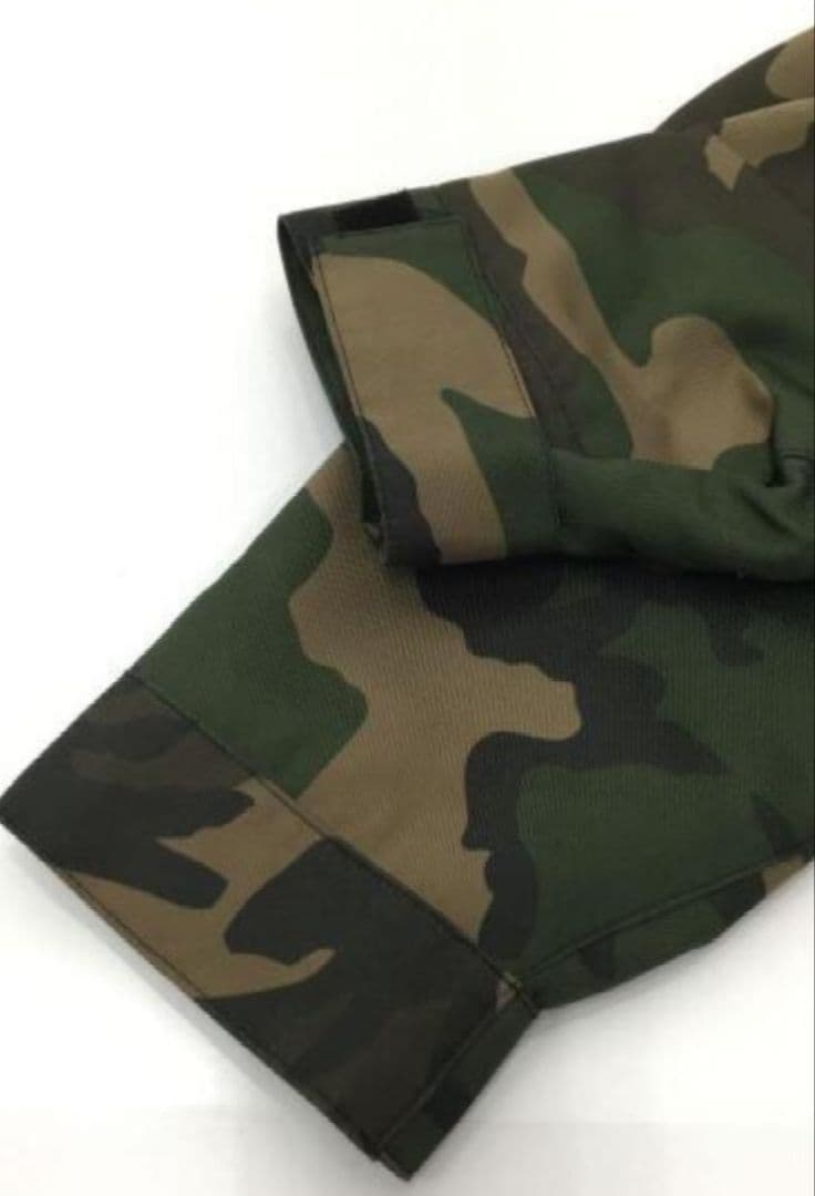 Carhartt　ジャケット　Lサイズ　カモフラ柄