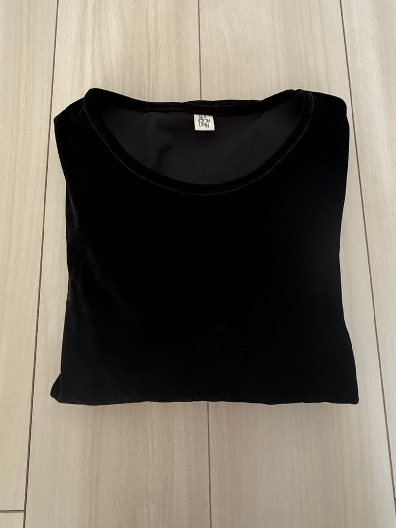 searoomlynn Shine ベロアクルーネックトップス 4,836円