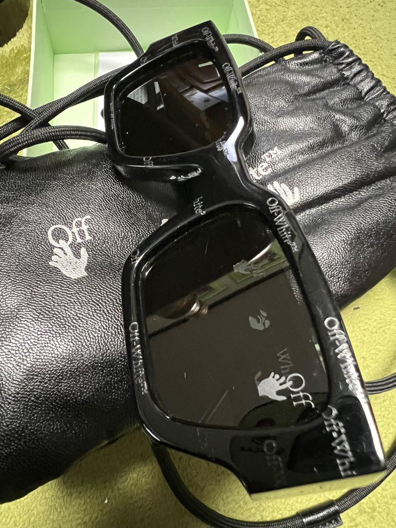 Off-White ブラック サングラスoff-whiteスクエアサングラス