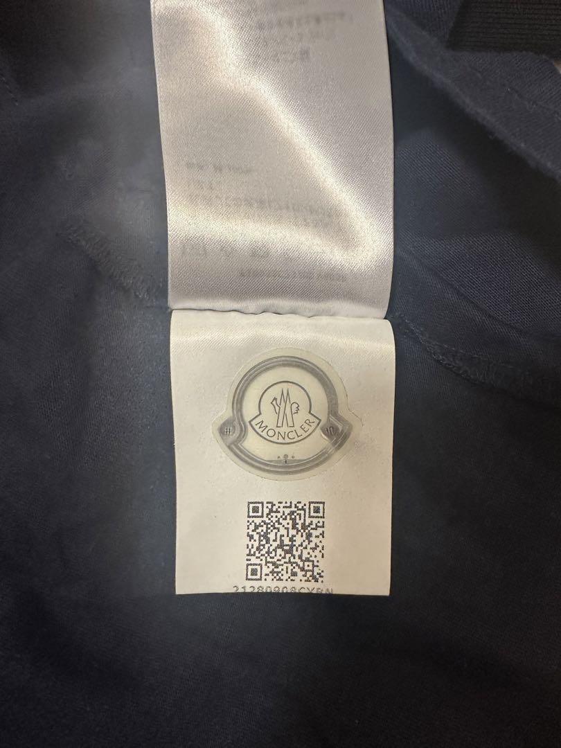 Moncler ネイビー 半袖Tシャツ　NFCタグ付き はな様専用ページ】Moncler ネイビー 半袖Tシャツ NFCタグ付き