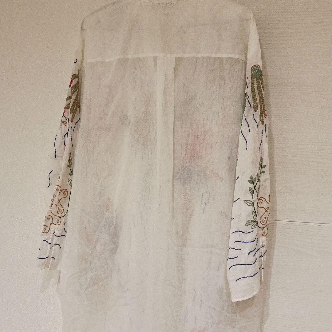 新入荷 ザラ 海柄ロングシャツ 希少デザイン リゾート 夏 M 総柄 白 トップス