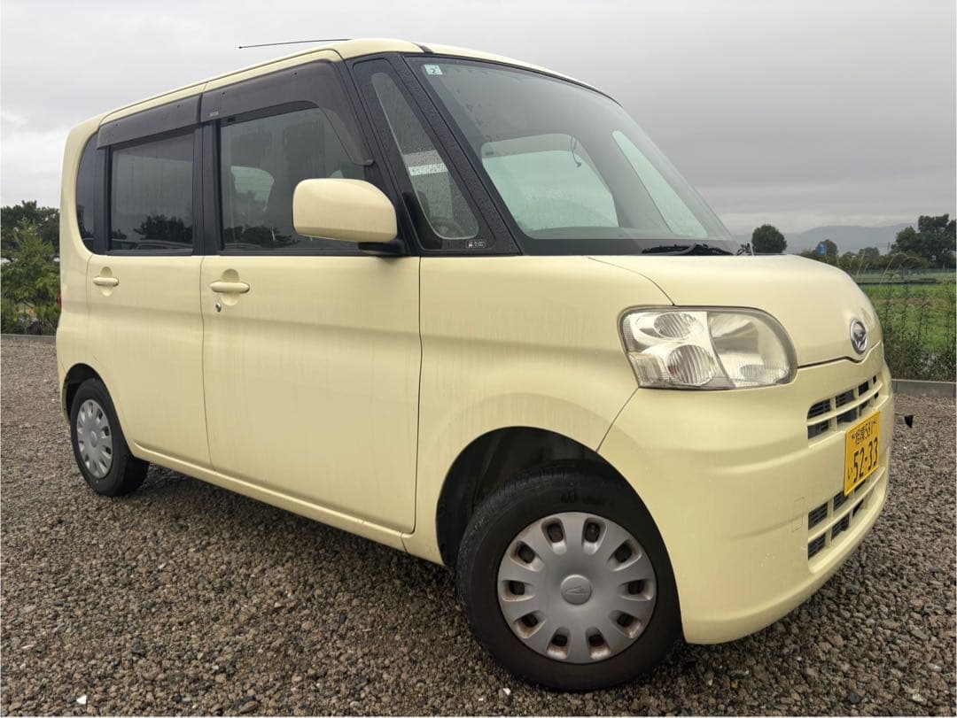 ダイハツ タント クリーム色