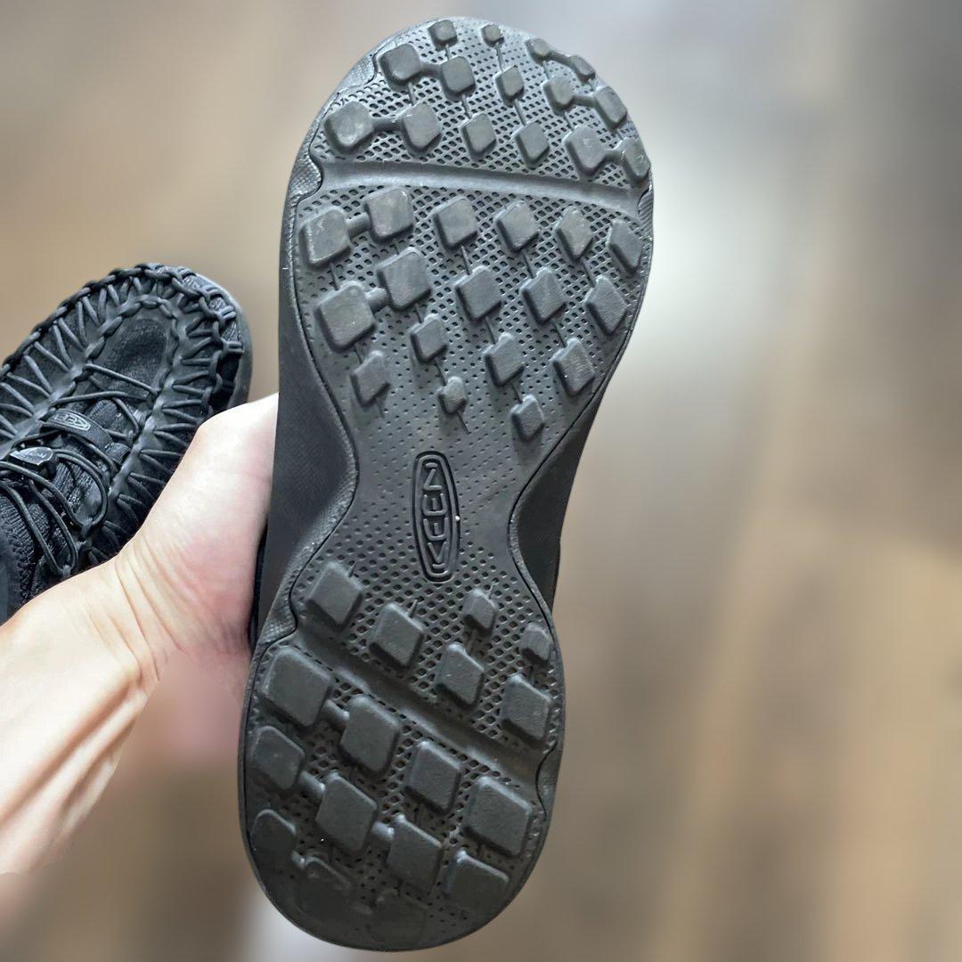 Keen アウトドアサンダル ブラック メッシュ - メルカリ