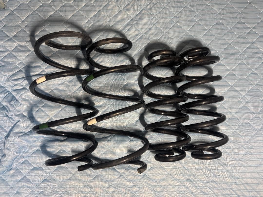 【中古】トヨタ ヴェルファイア 後期型 純正スプリング 1台分 ANH20W