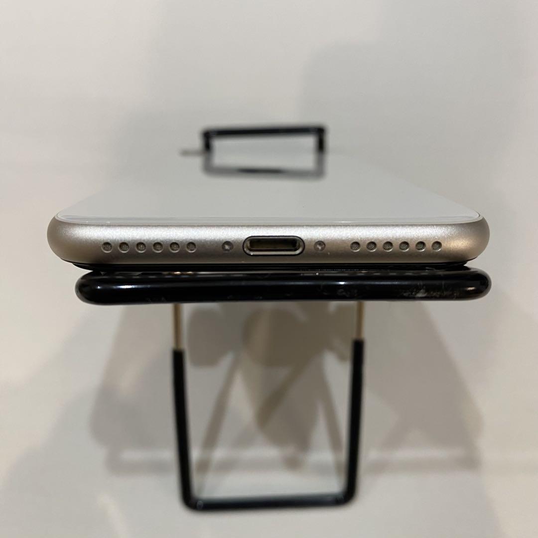 iPhoneSE3 128GB スターライト