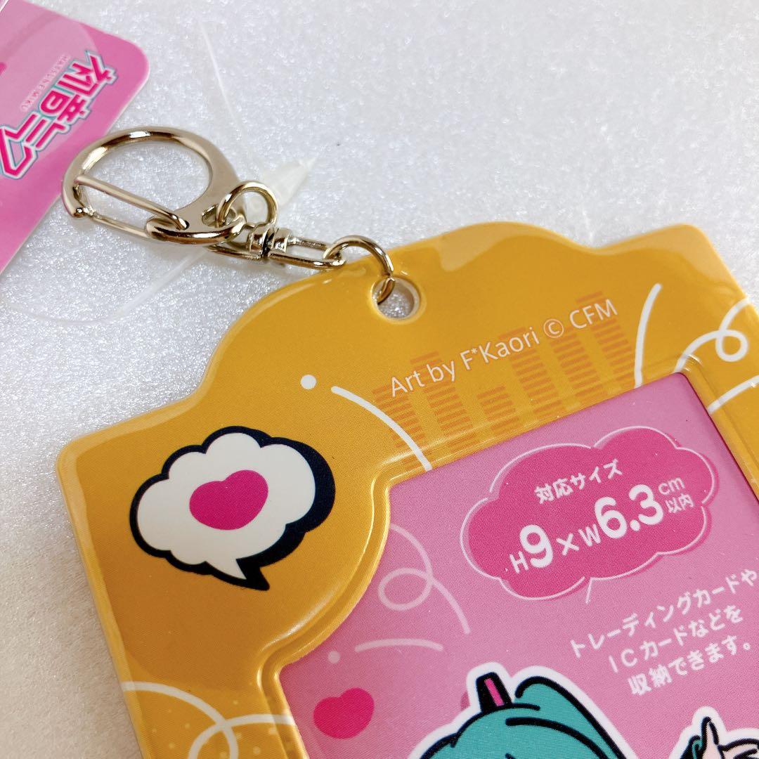 鏡音リン カードケースキーホルダー アクリルカラビナ 缶バッジ 4点