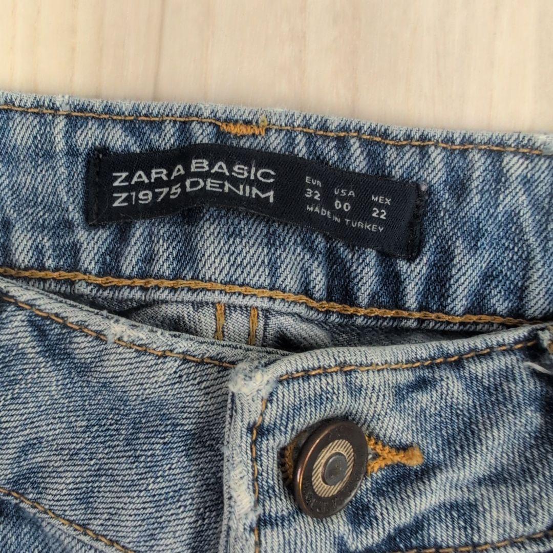 ZARA 刺繍入りライトブルーデニムパンツ タイトストレート