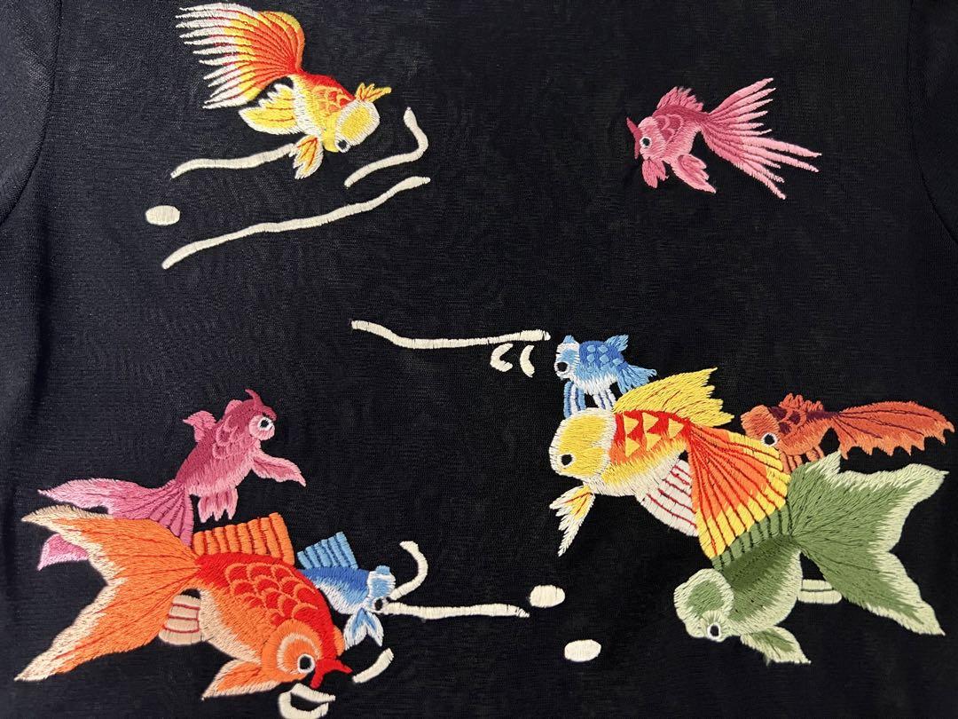 Gold fish printed on stretch net ブラウス｜VIVIENNE TAM