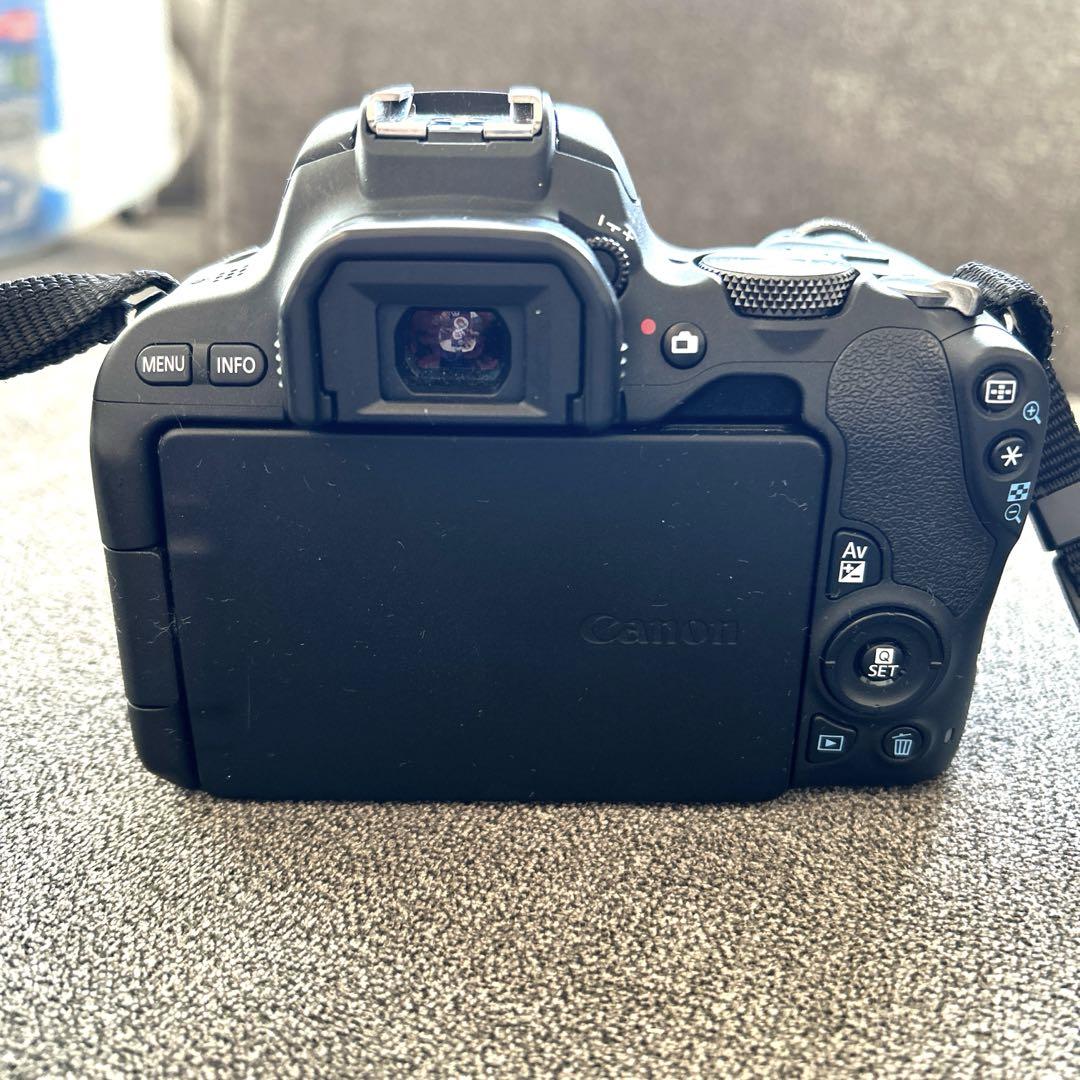 ❁極美品❁CANON EOS kiss x9 ダブルズームレンズ　おまけ