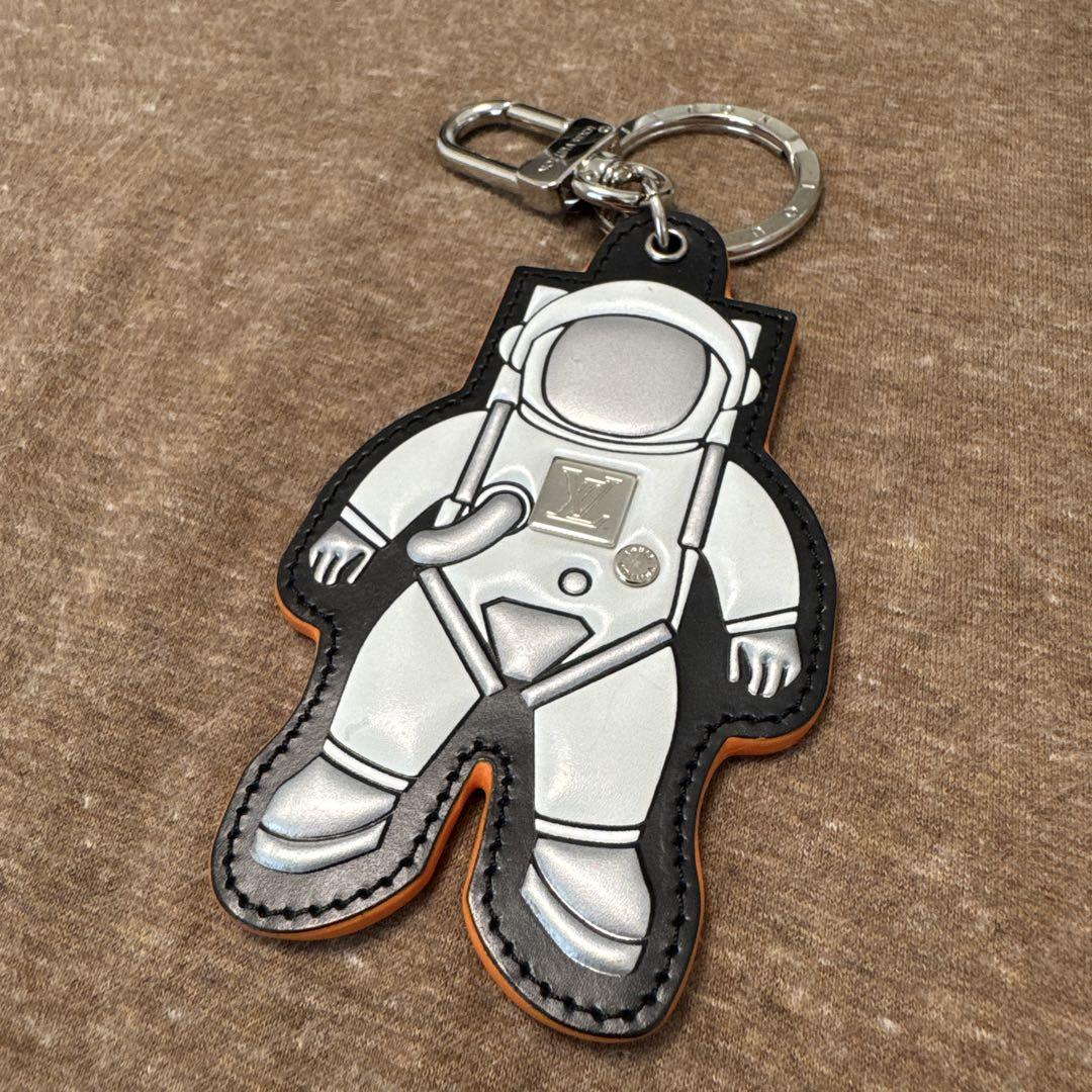 ルイヴィトン　キーホルダー　バッグチャーム　宇宙飛行士　MP2212