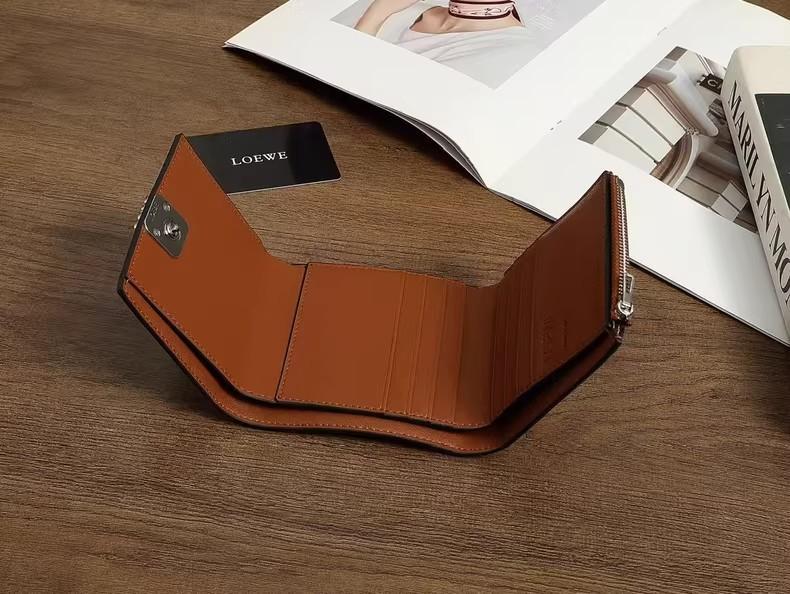 LOEWE ブラウン 三つ折り財布