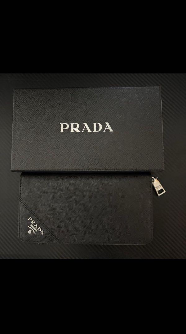 PRADA サフィアーノトライアングル 長財布
