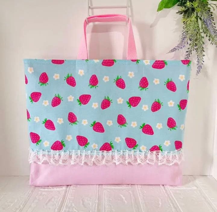 苺と花のレッスンバッグ 女の子 レース ピンク 絵本袋 図書袋 ハンドメイド Av Berrycenter 苺と花のレッスンバッグ 女の子 レース ピンク 絵本袋 図書袋 ハンドメイド Av Berrycenter