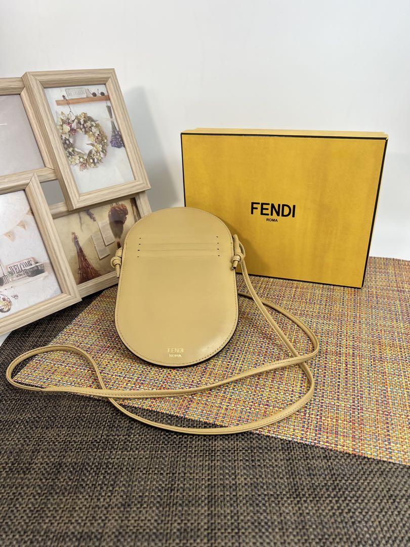 ✨極美品✨フェンディ FENDI オーロック フォン ポーチ スマホケース