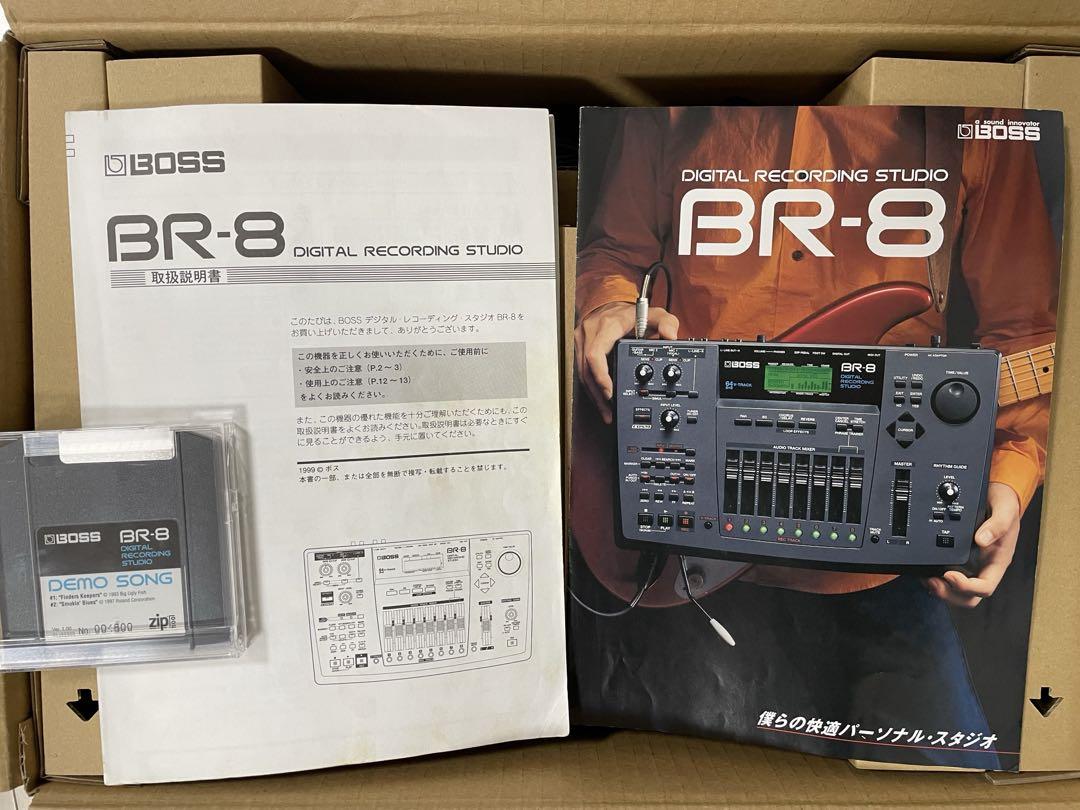 BOSS BR-8. マルチトラックレコーダー