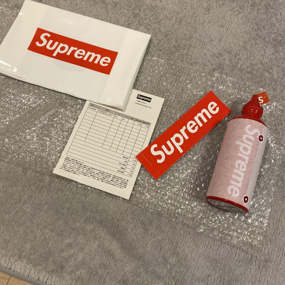Supreme 赤 水筒(SIGG)ステッカー付き【未使用品】
