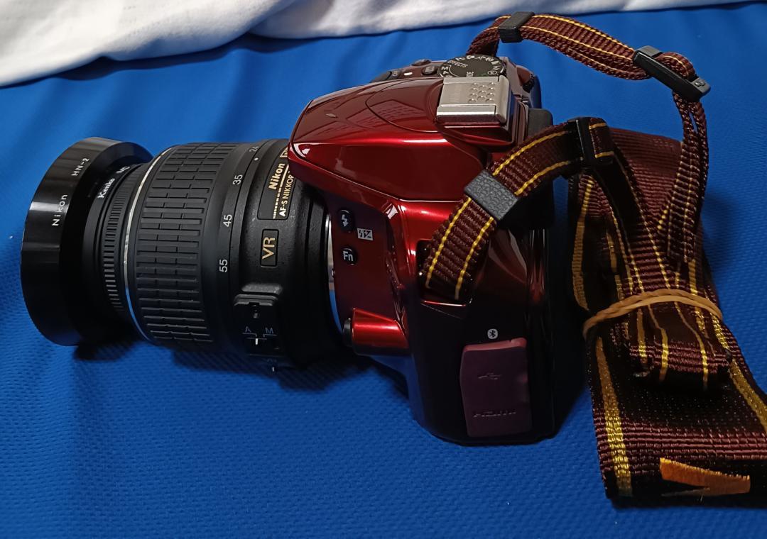 ’16年名機 デジタル nikon D3400 レッド ショット44枚 64GB