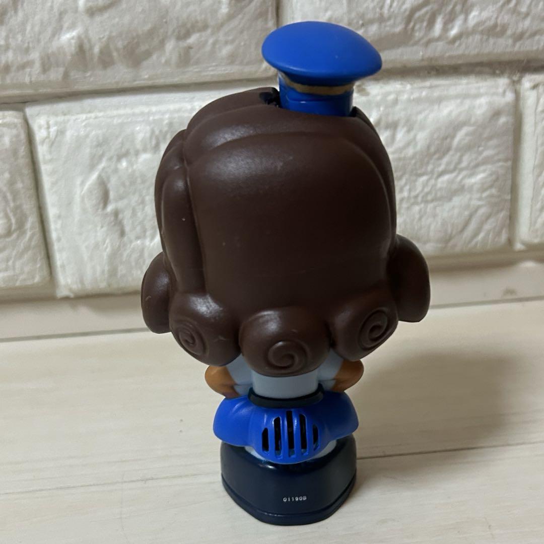 トイストーリー4 ギグル・マクディンプルズ　フィギア Amazon.co.jp: TOY STORY 4 TALKING OFFICER GIGGLE McDIMPLES