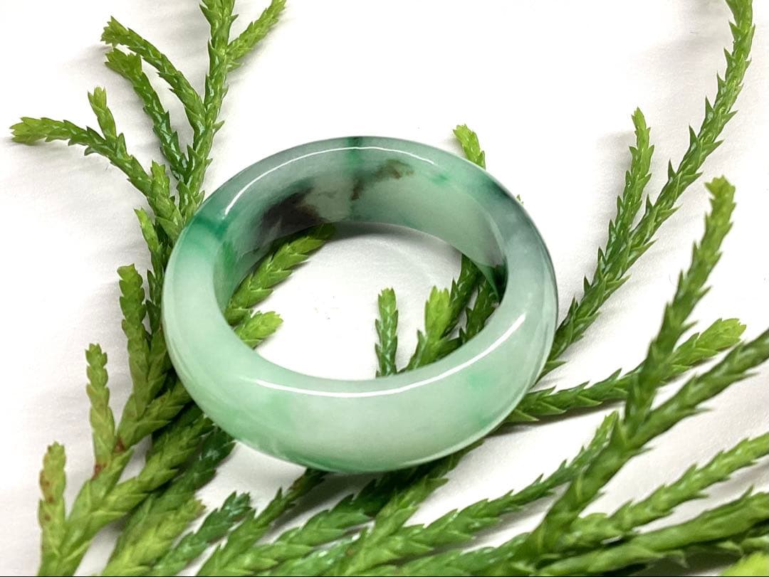 業者様‼️買って損はさせません‼️糸魚川翡翠くりぬきリング硬玉ジェダイト御守り鑑別書 業者様‼️買って損はさせません‼️糸魚川翡翠くりぬきリング硬玉