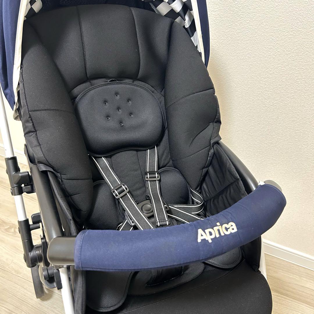 【美品】Aprica ラクーナエアーAB 軽量オート4輪両対面ベビーカー