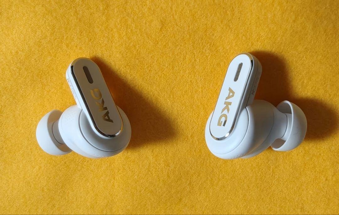 AKG N5 Hybrid ワイヤレスイヤホン ホワイト　美品