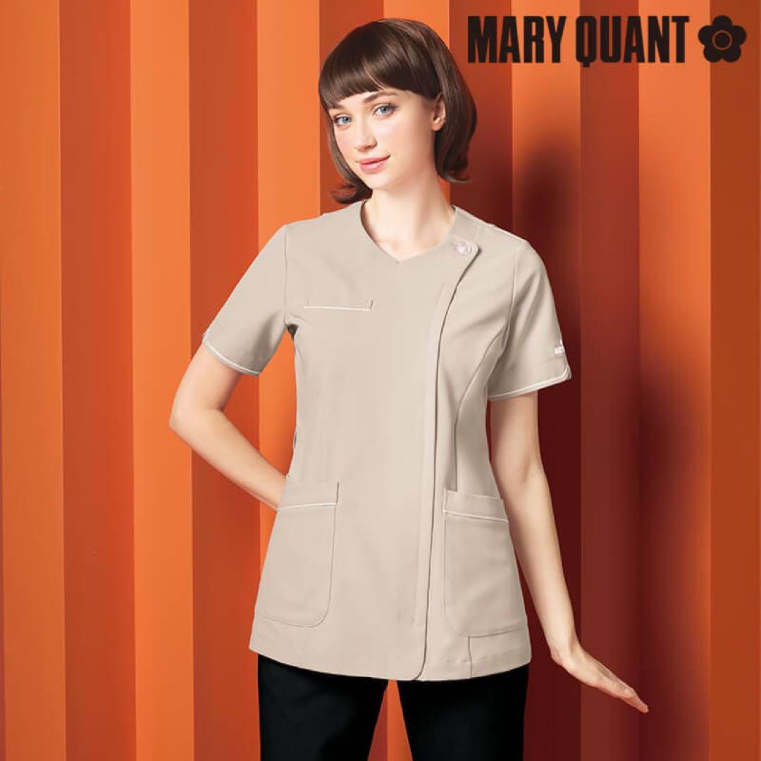 MARY QUANT グレージュ ショートスリーブ トップス　スクラブ