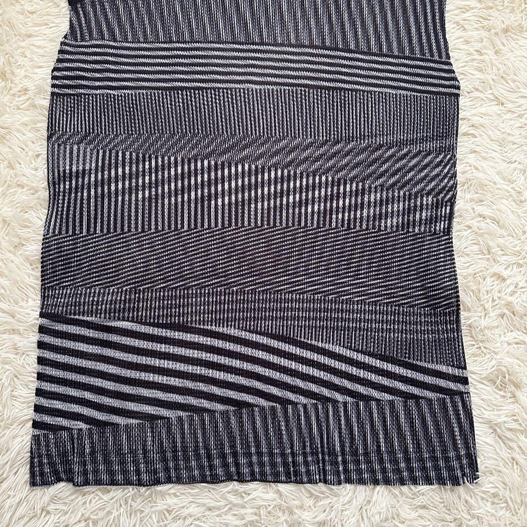 美品　プリーツプリーズ　チュニック　ノースリーブ　ブラック　サイズ3 PLEATS PLEASE ISSEY MIYAKE（トップス）のフリマアイテム一覧