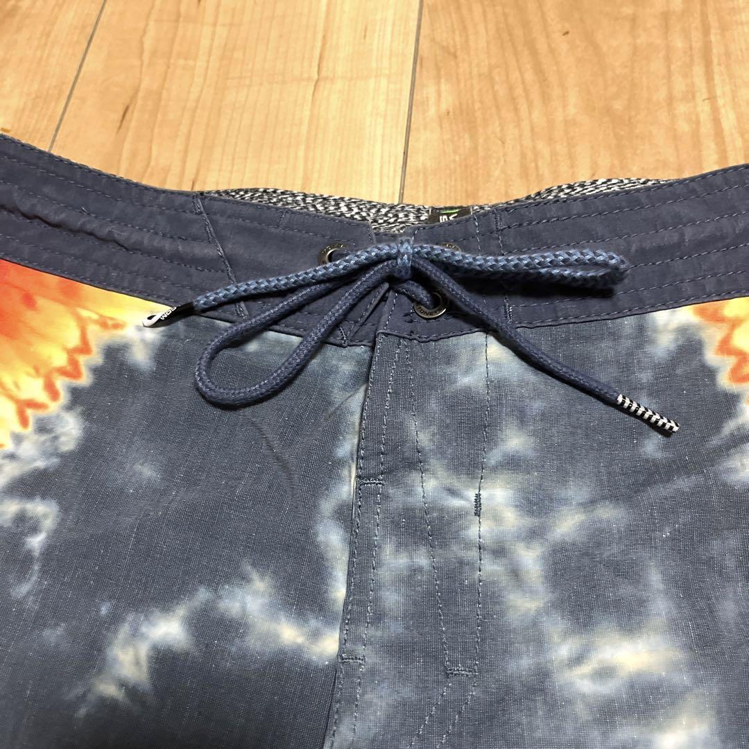 新品タグ付き未使用VOLCOMサーフパンツ30サイズ VOLCOM ボルコム サーフパンツ サイズ 30 新品未使用 タグ無