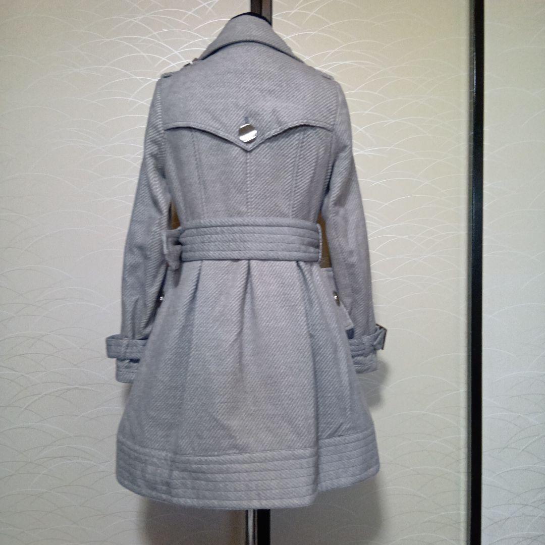 グレー ダブルブレスト トレンチコート Burberryグレー ダブルブレスト トレンチコート