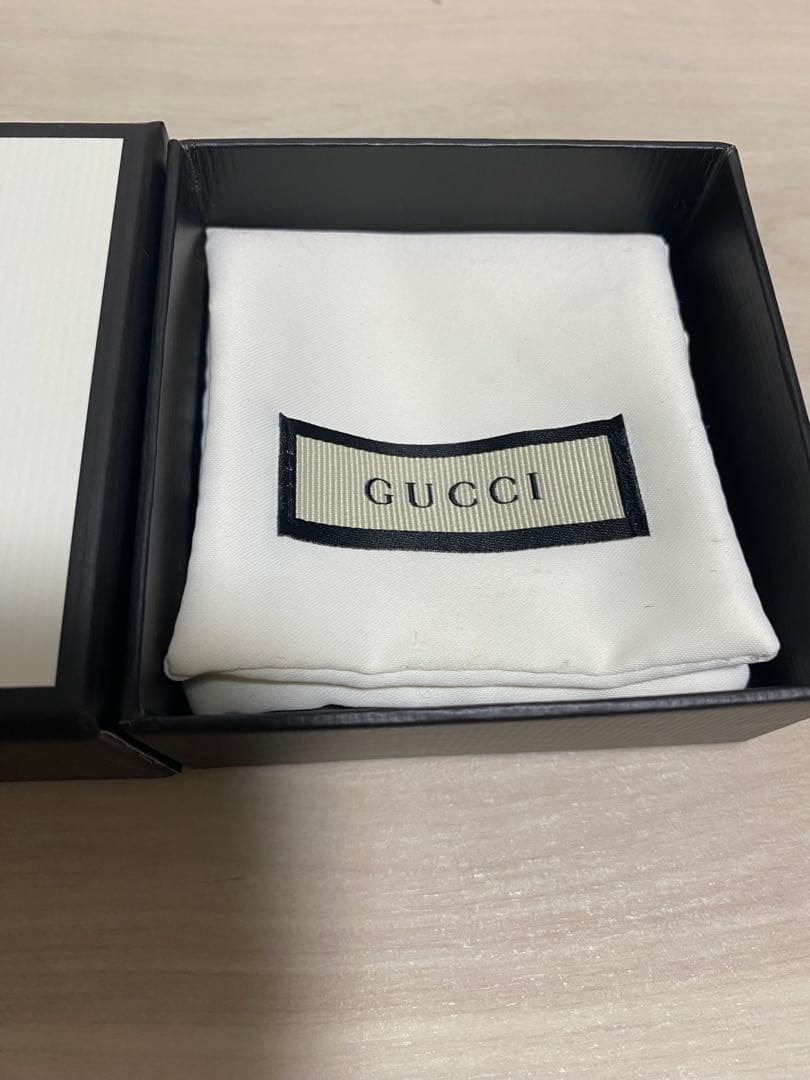 GUCCI シルバーリング 専用ケース付き