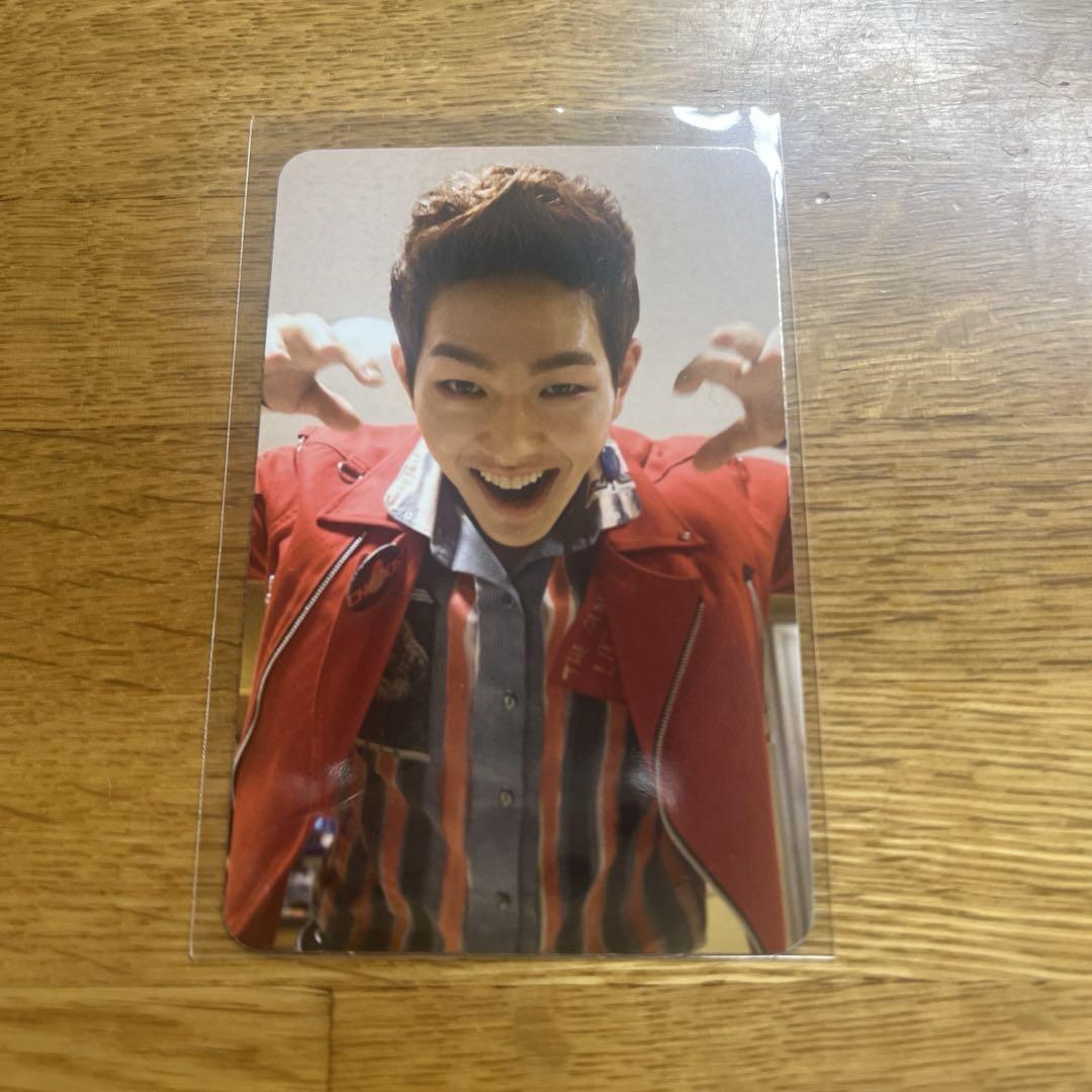 【大変貴重】SHINee  ポップアップ　トレカ　うちわ　オニュ　完全非売品 大変貴重】SHINee ポップアップ トレカ うちわ オニュ 完全