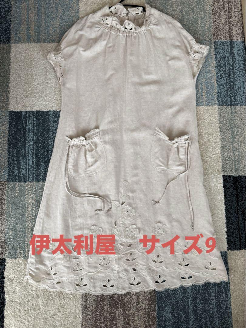 伊太利屋　刺繍入りワンピース