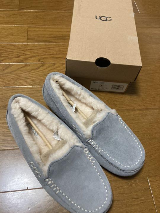 【専用】UGG モカシン　ライトグレー　アンスレー