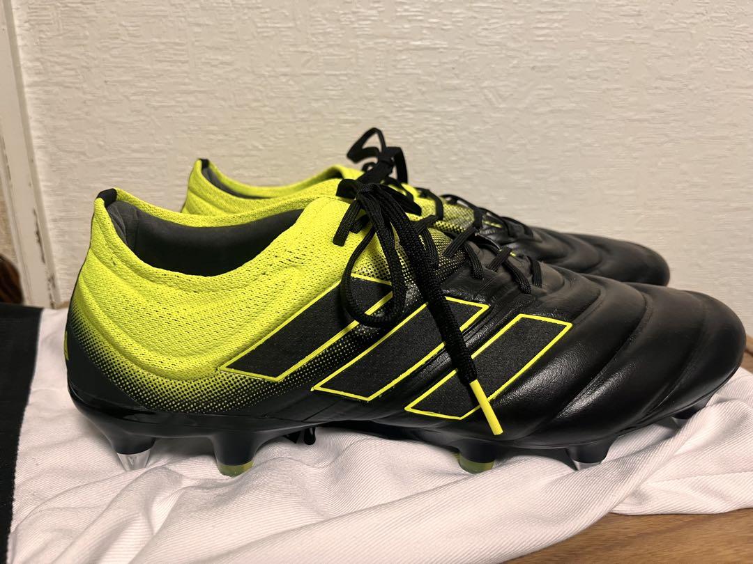 adidas サッカースパイク 黒/黄緑