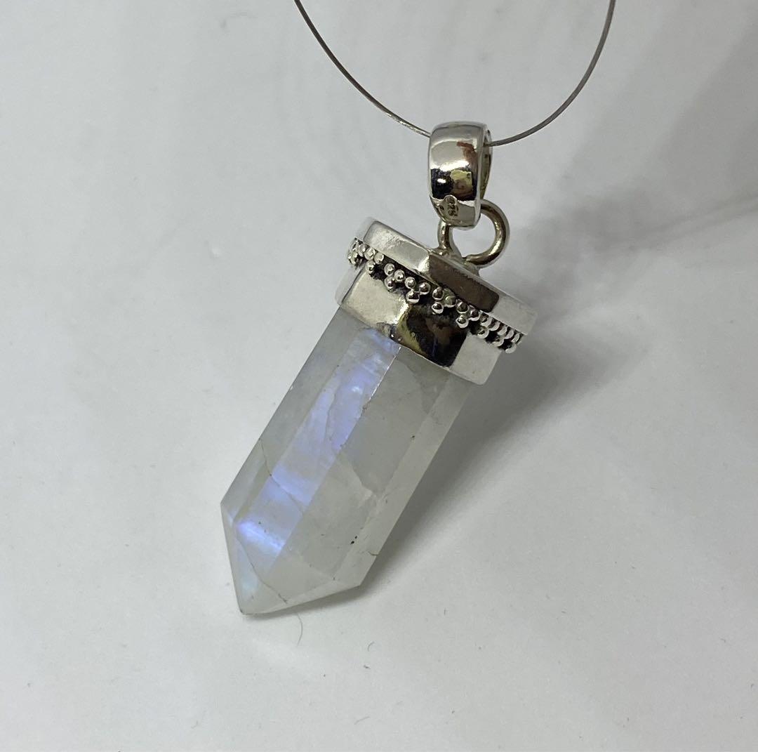 原石天然石多角柱ジュエリー SILVER925シルバーペンダント　一点物　AてD