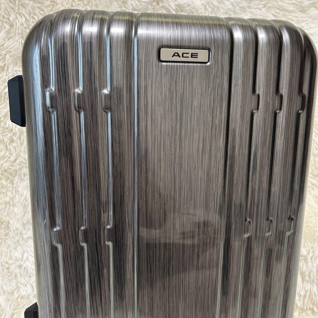 【極美品】ACE　ボルケーノ　32リットル　4輪 ブラック　ポリカーボネート 極美品】ACE ボルケーノ 32リットル 4輪 ブラック